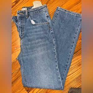 Zara Straight leg high rise jean size 6